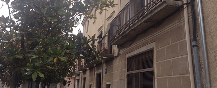 Els Serveis Socials es troben ubicats a les dependències municipals de la plaça del Perelló.