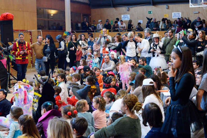 Concentració de participants al pavelló