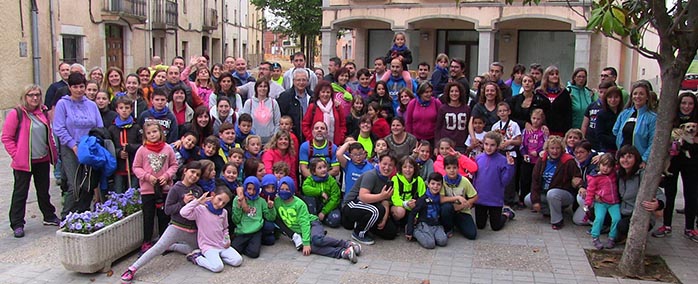 Fotografia de família d'un dels grups abans de l'inici de la caminada.