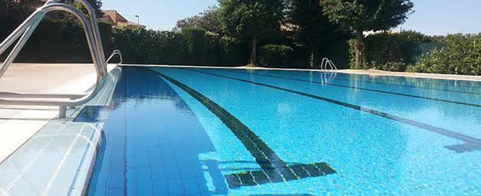La piscina municipal de Vilablareix us espera aquest estiu.
