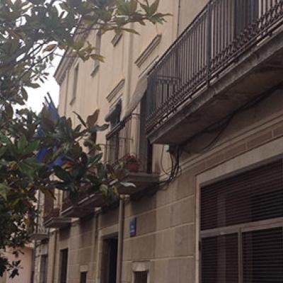 Els Serveis Socials es troben ubicats a les dependències municipals de la plaça del Perelló.