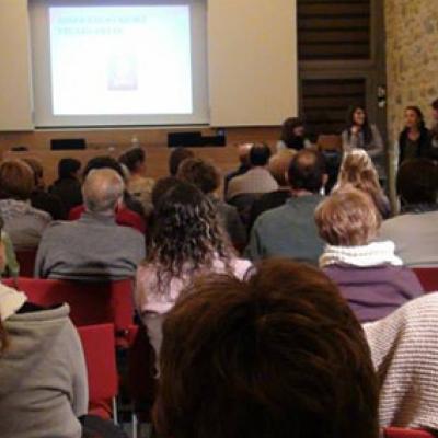 Imatge de la presentació de l'associació Reiki Vilablareix a Can gruart el gener de 2015.
