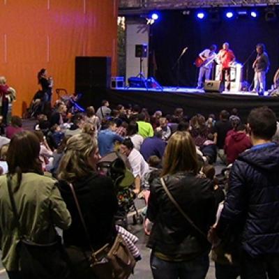 L'espectacle infantil celebrat al pavelló municipal per Sant Menna.