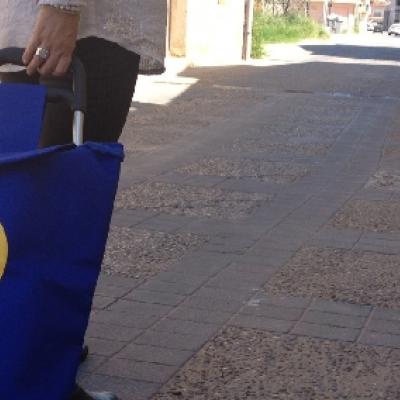 L'Ajuntament sorteja cada setmana dos carros com aquests entre els qui feu la compra al mercat dels dimecres.