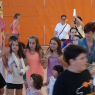 L’Escola Madrenc celebra la festa de final de curs reivindicant la mobilització de Som Escola.