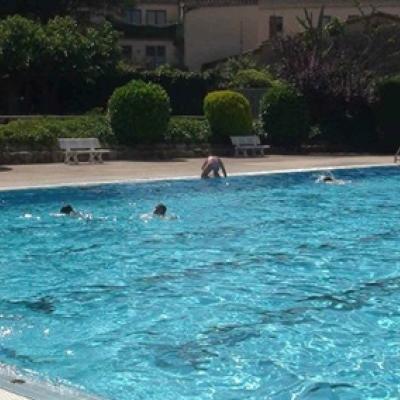 Imatge del casal de l'any passat a la piscina municipal.